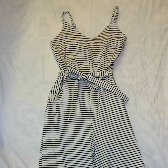 Women’s jumpsuit, white and navy stripped - Picture 3 of 3